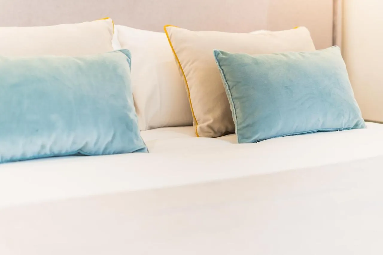 Debambu Suites Málaga Apartman