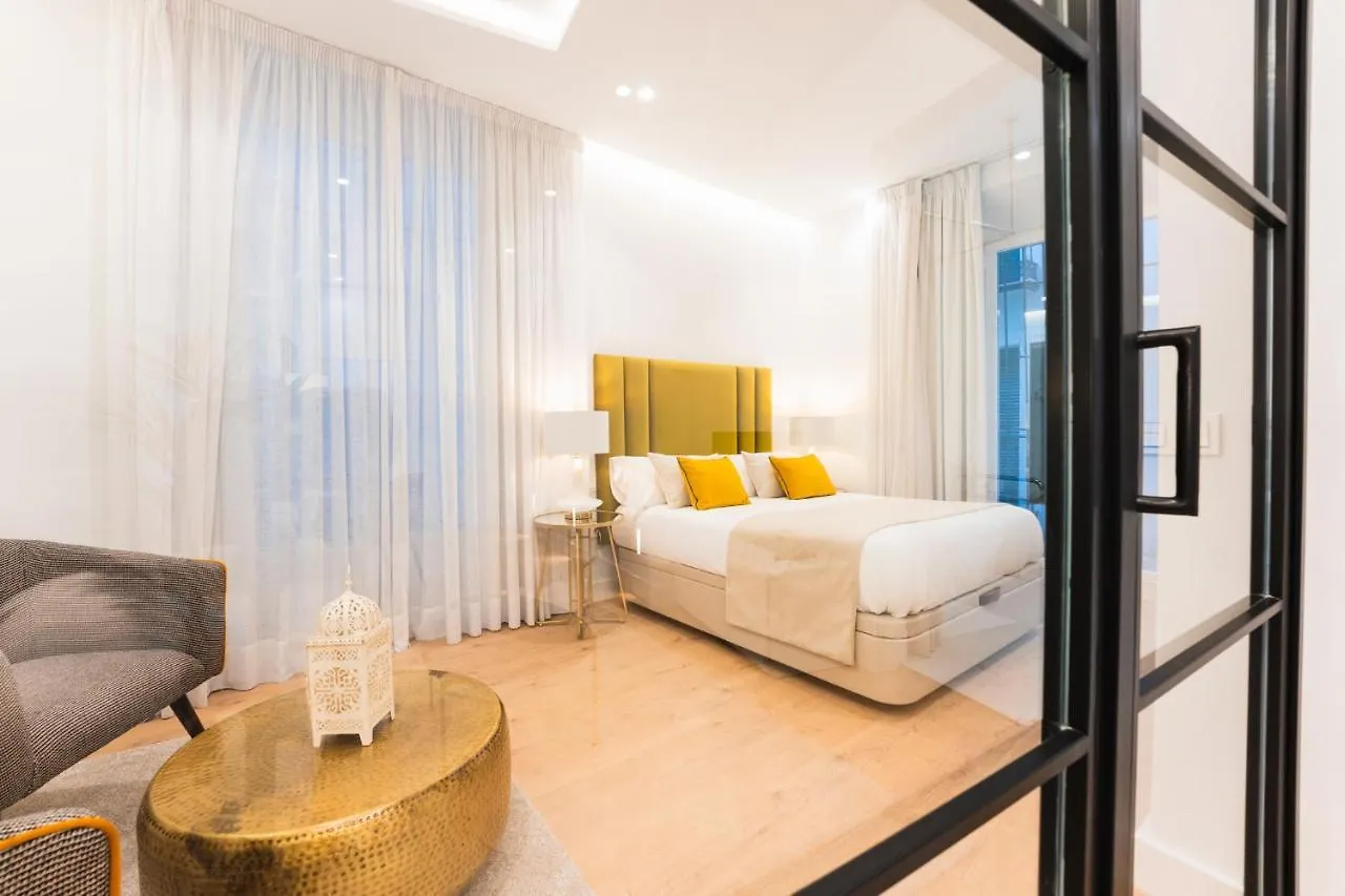 Debambu Suites مالقة شقة