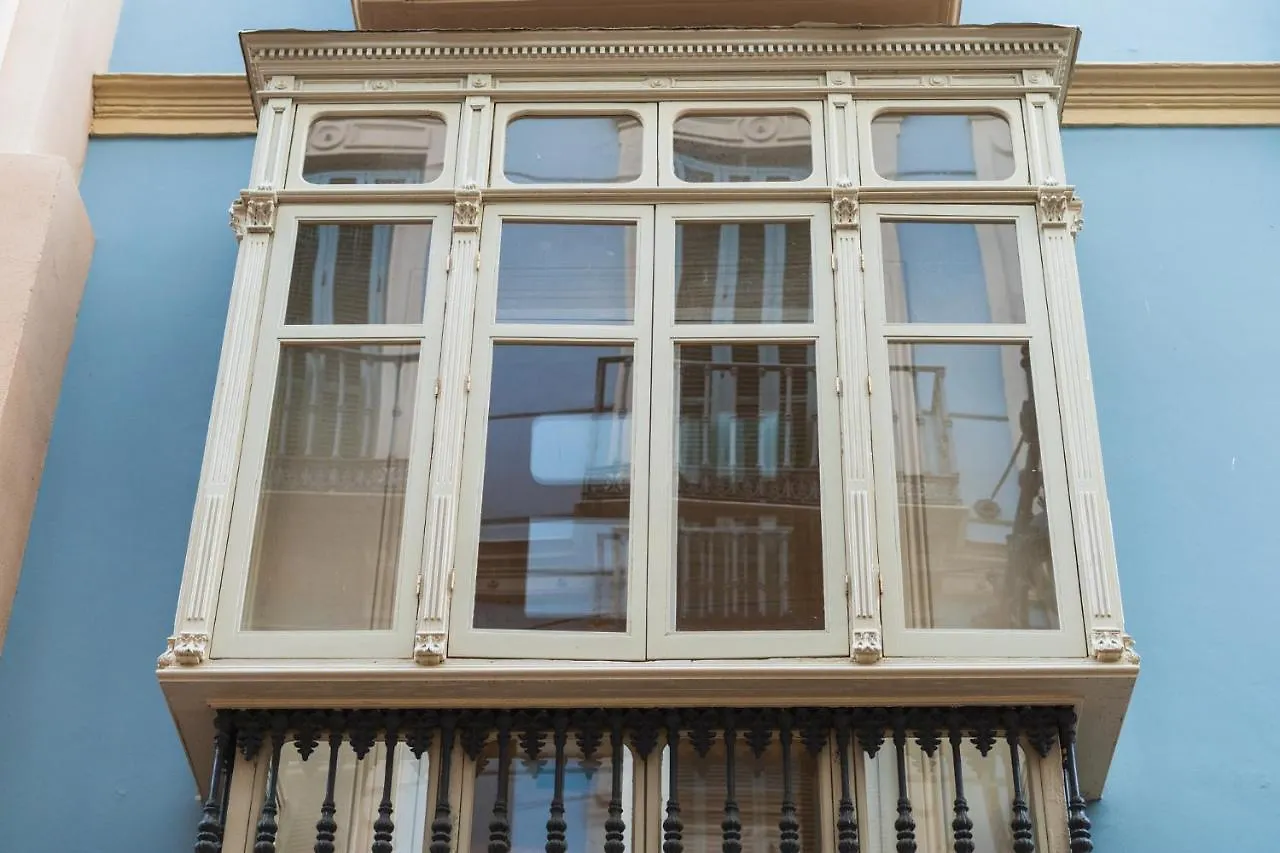 Debambu Suites مالقة شقة