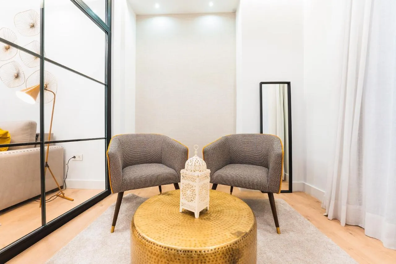 Debambu Suites مالقة
