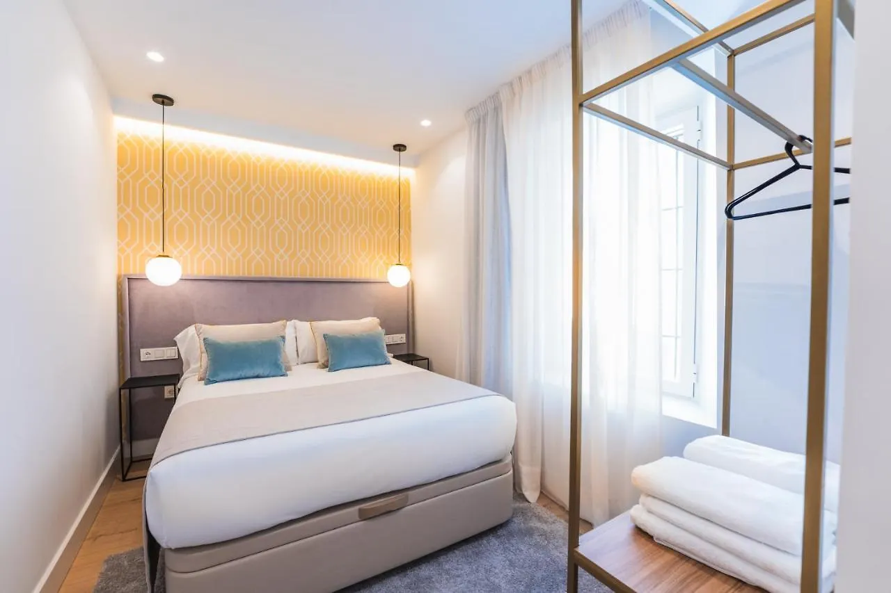 Debambu Suites مالقة شقة