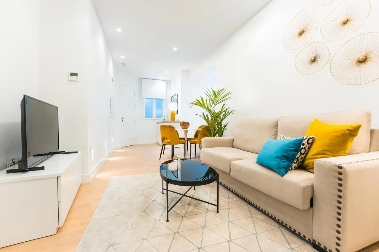 Debambu Suites Malaga 0*,